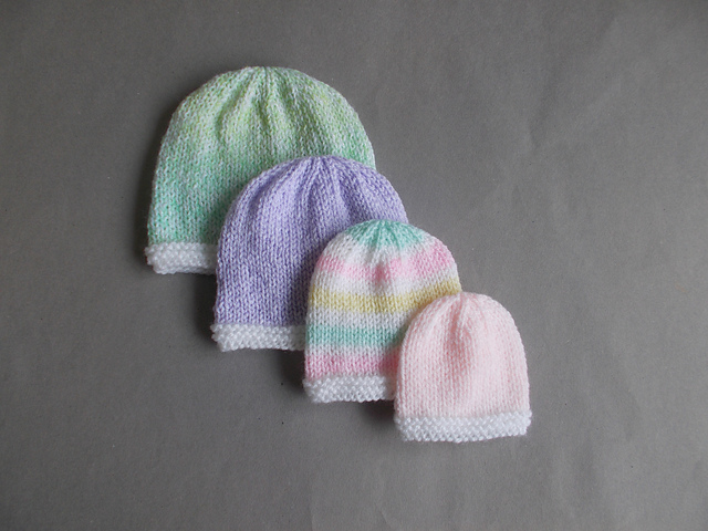 Modèles de tricot Galore Tiny Topaz Chapeaux pour bébé prématuré