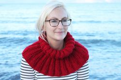 Knitted Ribbed Cowl
