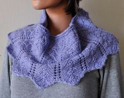 Pyramid Lace Cowl