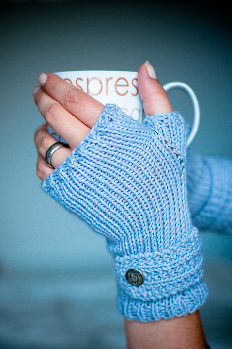 Knitting Patterns Galore - Fable Fingerless Mitts
