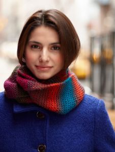 Twisted Color Cowl