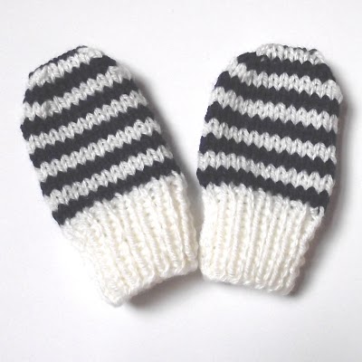 Knitting Patterns Galore - Baby Mittens, Newborn Size