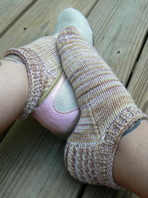 Knitting Patterns Galore - Roll Top Socks