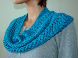 Eyelet Cowl