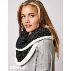 Contrast Ridged Cowl