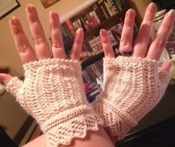 Fallen Star Lace Gloves