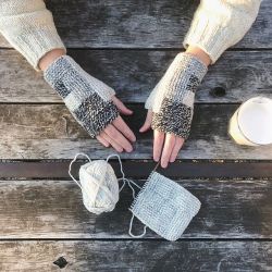 Log Cabin Mitts