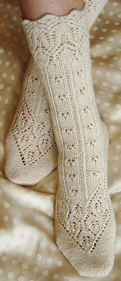 Beginner's lace socks, Knitting Patterns