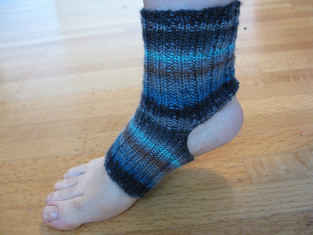 Knitting Patterns Galore - Easy Yoga Socks