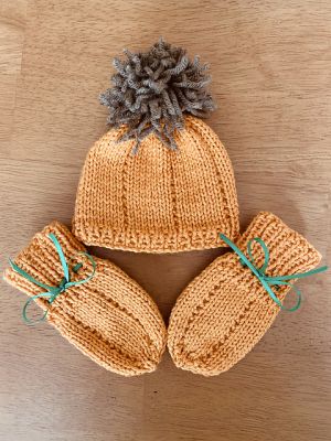 Baby Pumpkin Hat & Mitten Set