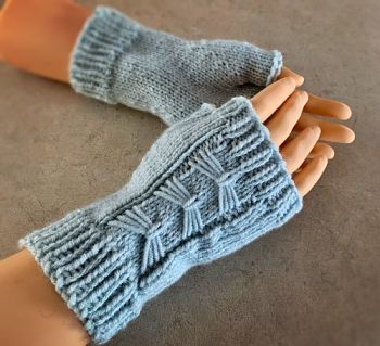 Fingerless Arm Warmers or Mitts – with Bows