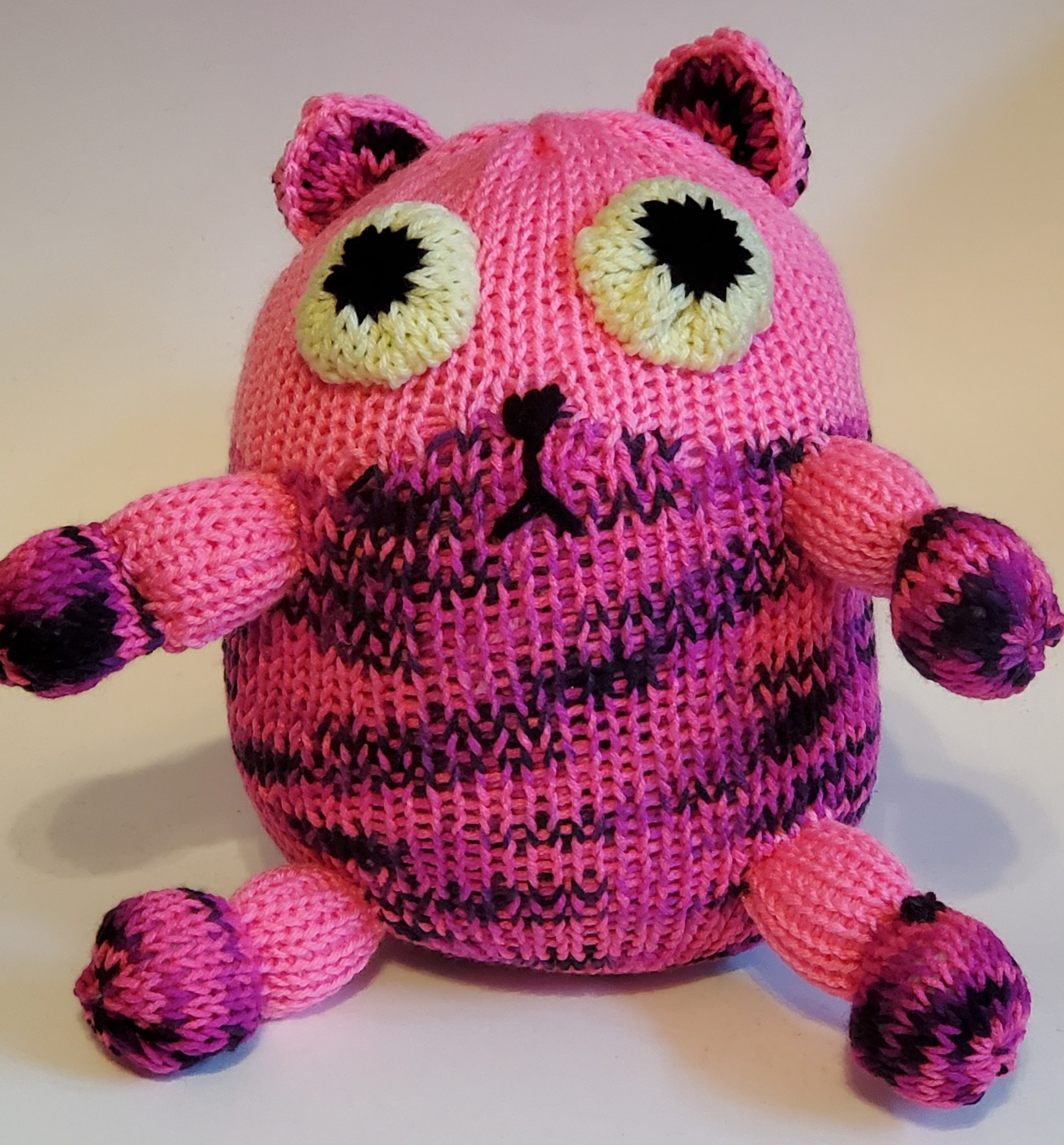 Knitting Patterns Galore - Fat Cat Plush Toy on Addi Express