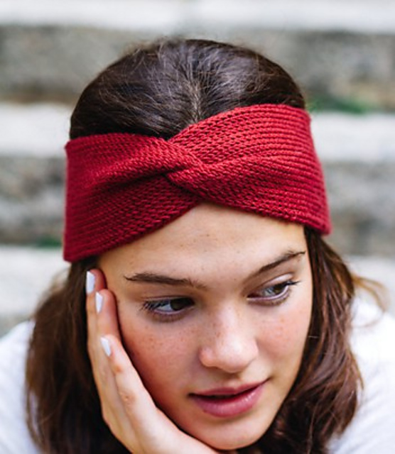 Knitting Patterns Galore - Two Twisted Headbands
