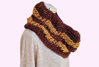 Honey Chocolate Cowl