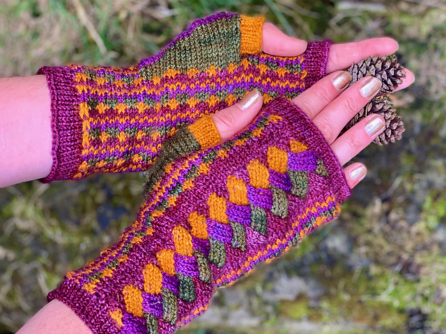 Knitting Patterns Galore - Bryanna's Two Needle Gloves