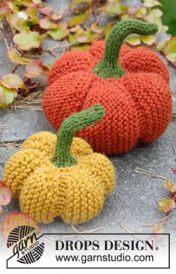 The Patch (knitted pumpkins)
