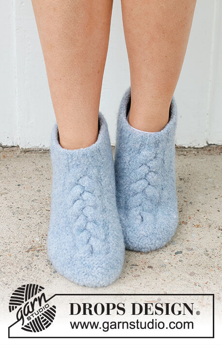 Knitting Patterns Galore - Braided Slippers