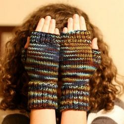 Fast & Easy Fingerless Mitts - Circular