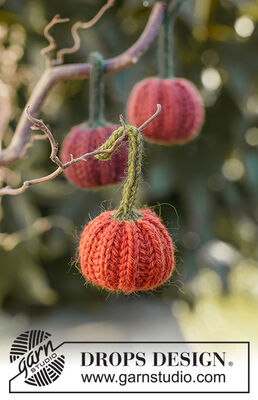 Harvest Charm Pumpkin