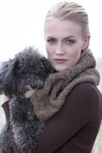 BRIDGEHAMPTON Cabled Cowl