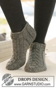 Short Socks with Cables