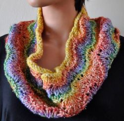 Easy Peacock Cowl