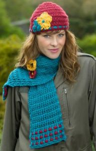 Garden Lattice Scarf Hat & Brooch Set