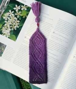 Trellis Lace Bookmark