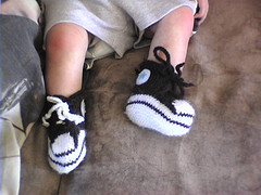 knitted baby converse free pattern