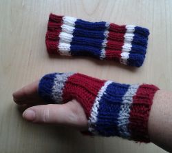 Striped Ribbed Teen Wristwarmer Mittens