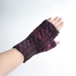 Gingerbread Icing Fingerless Gloves