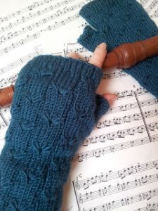 Magarete Fingerless Gloves