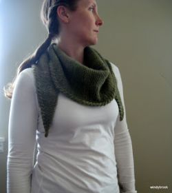 Twisted Edge Shawlette