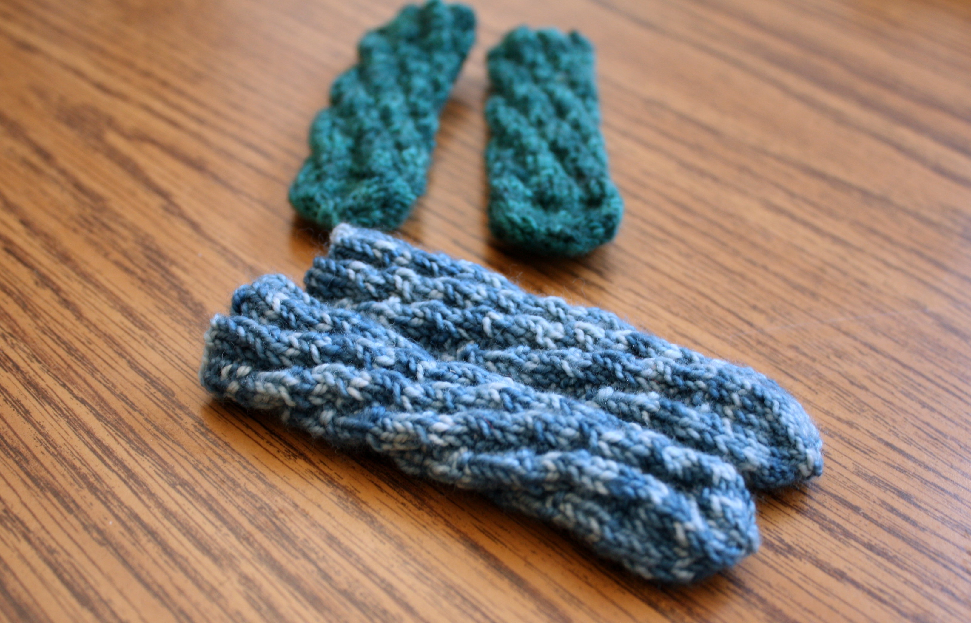Knitting Patterns Galore - Newborn Spiral-Rib Tube Sock