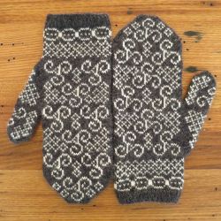 Newgrange Mittens 